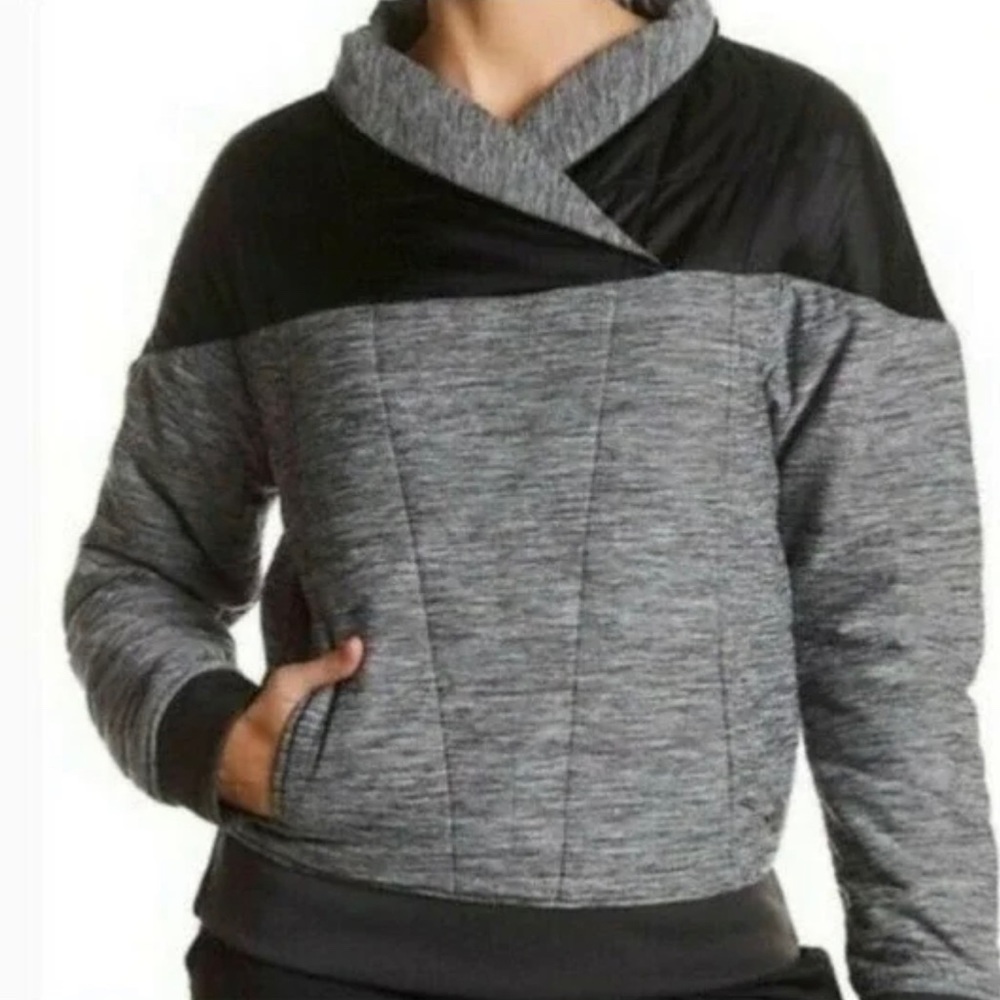 The North Face Women’s Pseudio Pullover Jacket